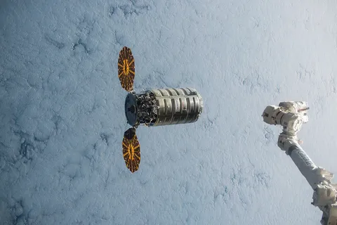 ISS 45 Cygnus 5 approaching the ISS