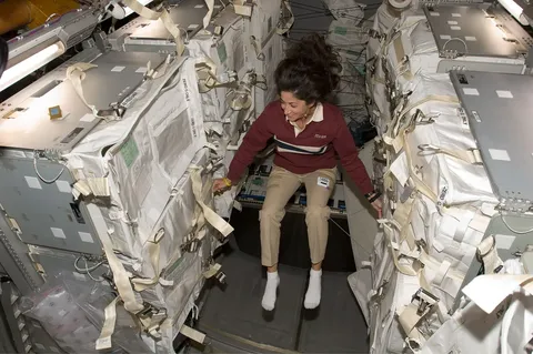 Iss020e038723