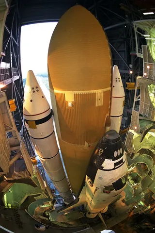 STS 89 Endeavour in VAB